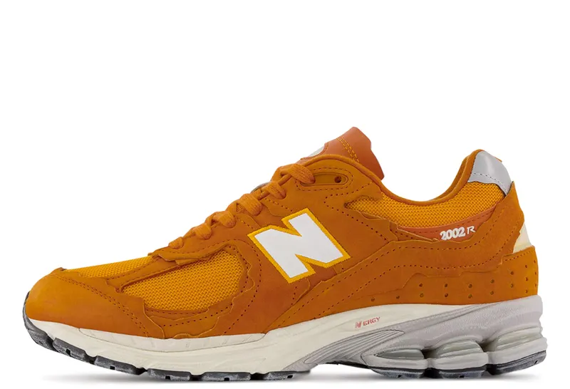 New Balance 2002R Protection Pack Vintage Orange (M2002RDE)