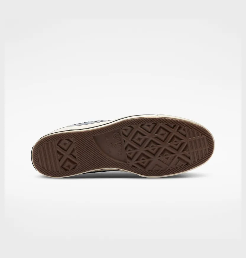 converse-chuck-taylor-all-star A04320C