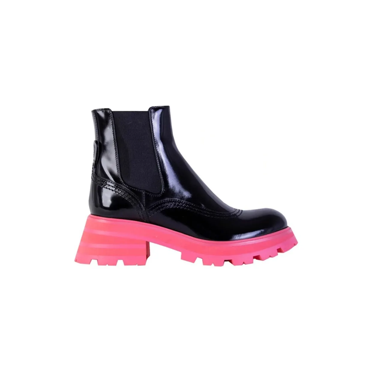 Alexander McQueen Wander Chelsea Boots Black Pink (666368WHZ8C1486)