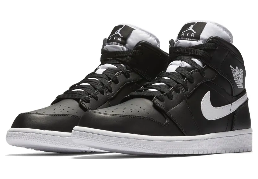 Air Jordan 1 Mid Black White (554724-038)