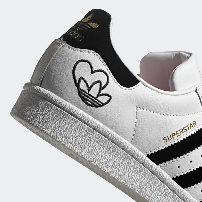 Adidas Superstar ‘Heart Logo – White’ Cloud White/Core Black/Gold Metallic (FY4755)