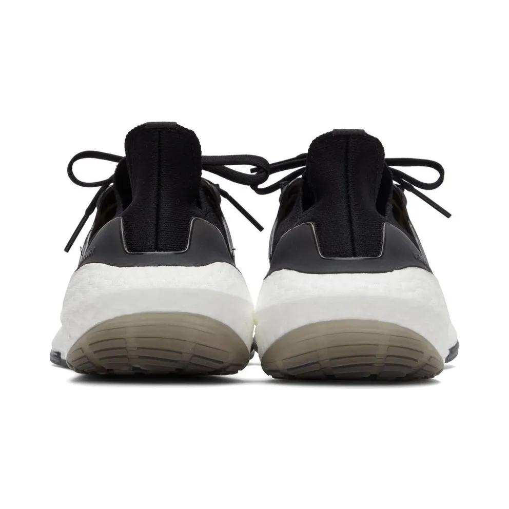 Adidas Ultraboost 22 Core Black / Core Black / Cloud White (GX3062)