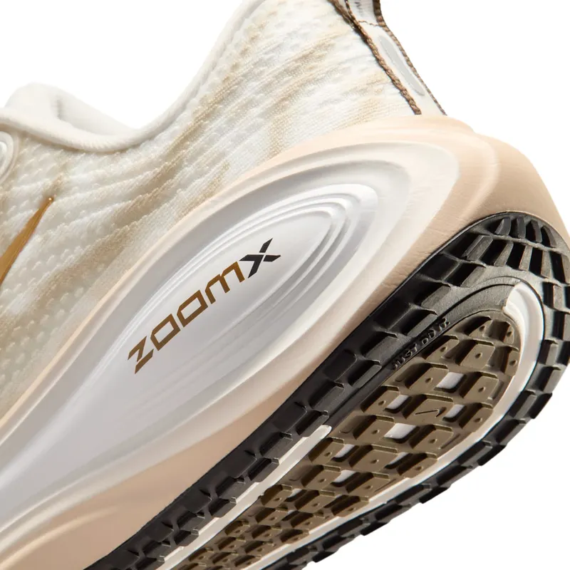 nike-vomero-plus IQ0370-121