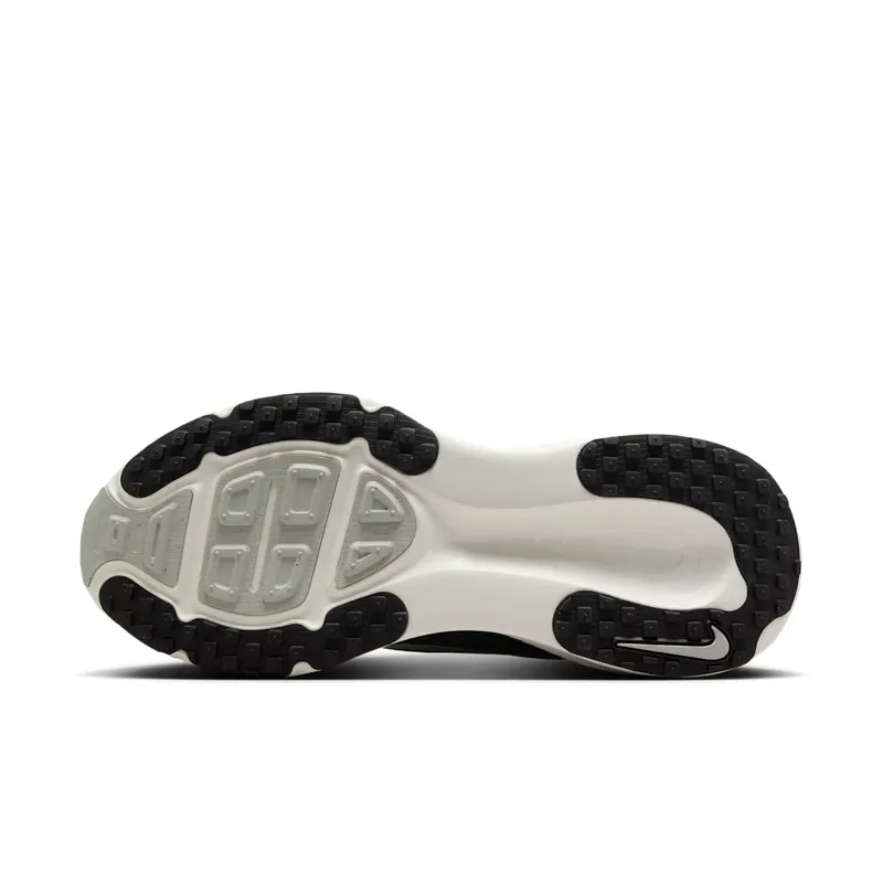 Nike Vomero 18 “Black Summit White” (HM6803-007)