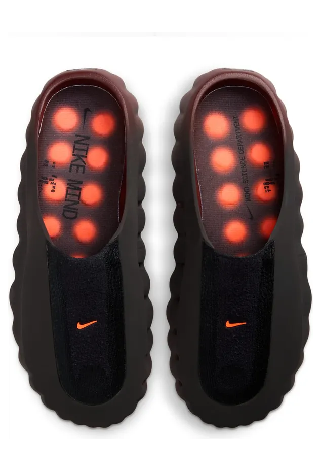 Nike Mind 001 Slide “Bronze Eclipse Total Orange” stylen (5)