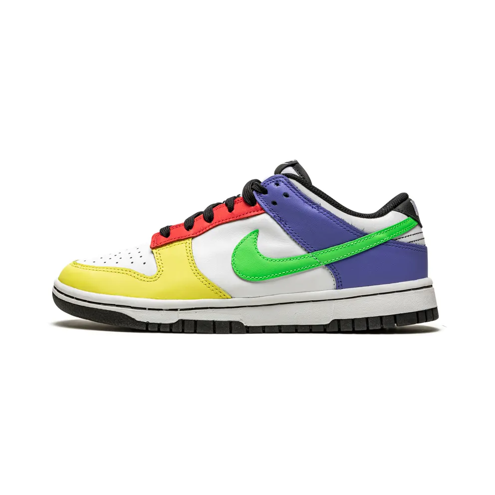 Nike Dunk Low Green Strike (W)
