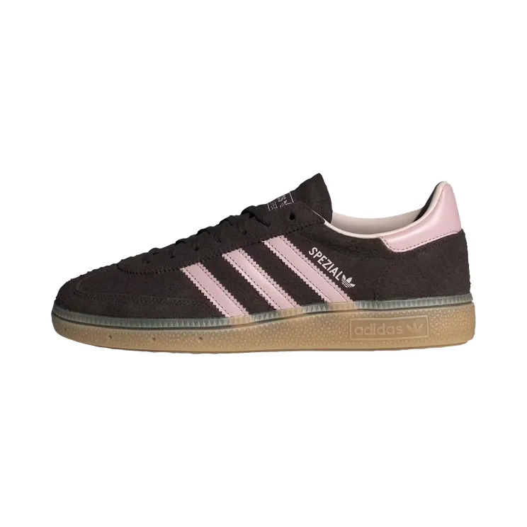 Adidas Handball Spezial “Aurora Coffee”: koffie en roze voor haar