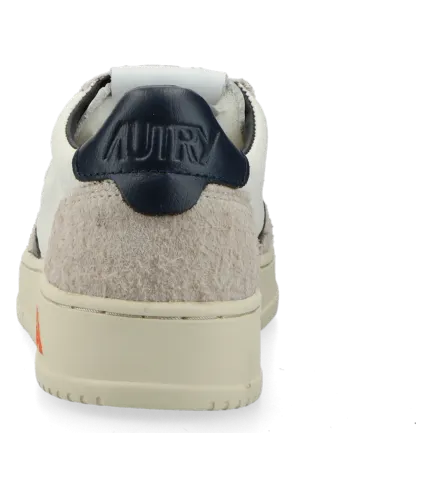 Autry Medalist Low W (hair / ele white / sand) – AULWHE02 (4)