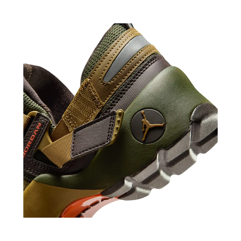 Air Jordan Trunner Bruin (IO4190-300)