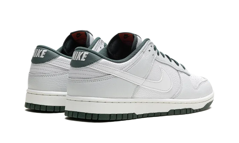 Nike DUNK LOW “VINTAGE GREEN” (HF2874-001)