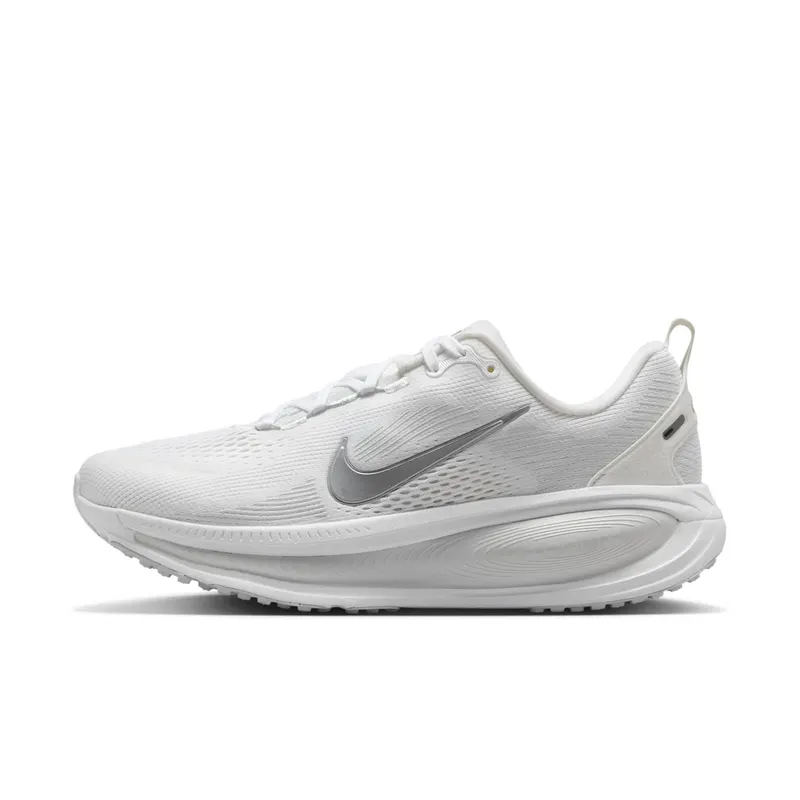 Nike Vomero 18 “White Photon Dust Summit White Metallic Silver” (HM6804-104)
