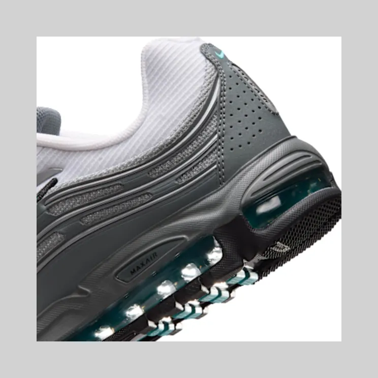 nike-air-max IO3037-100