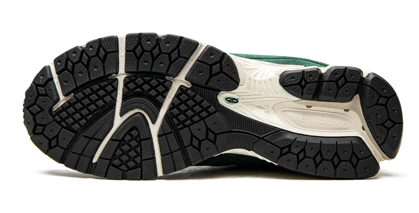 new-balance-2002r M2002RHB