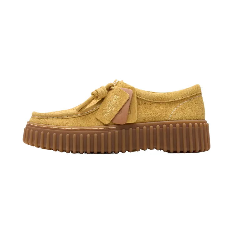 Clarks Torhill Bee “Golden Tan Suede” (26181188)