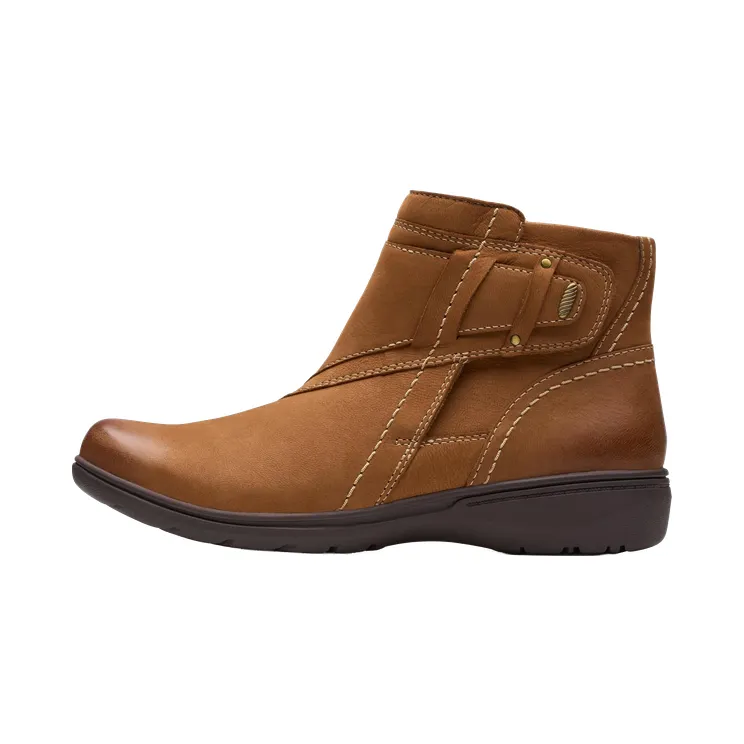 Clarks Carleigh Style “Dark Tan Nubuck” (26180602)
