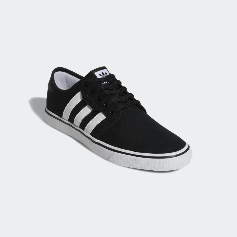 adidas Seeley Core Black Core Black/White Gum 4 (F37427)