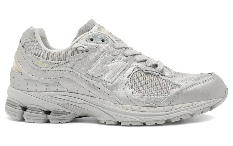 New Balance 2002R Protection Pack Metallic Silver (M2002RD7)