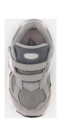 new-balance-sneaker IV2002ST