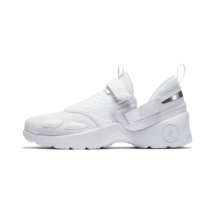 Jordan Trunner LX Triple “White / Pure Platinum” (897992-100)