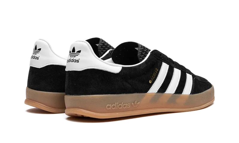adidas Gazelle Indoor “Core Black”: tijdloos zwart-wit, plat profiel (2)