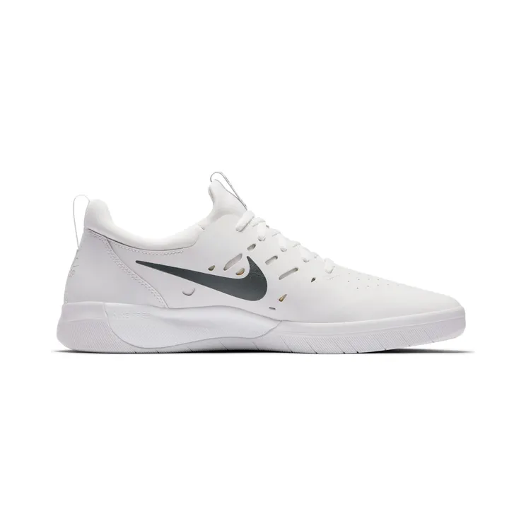 nike-free AA4272-100