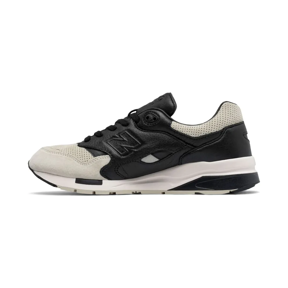New Balance 1600 Black Beige (CM1600WB)