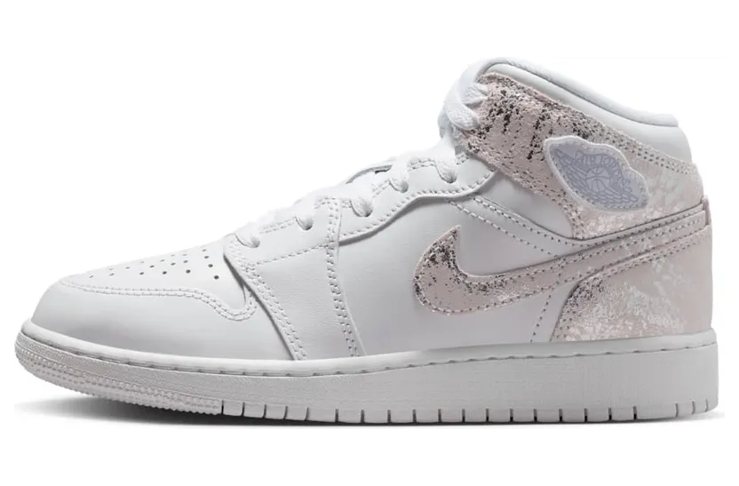 Jordan 1 Mid GS “White Field Silver” (IR2320-100)