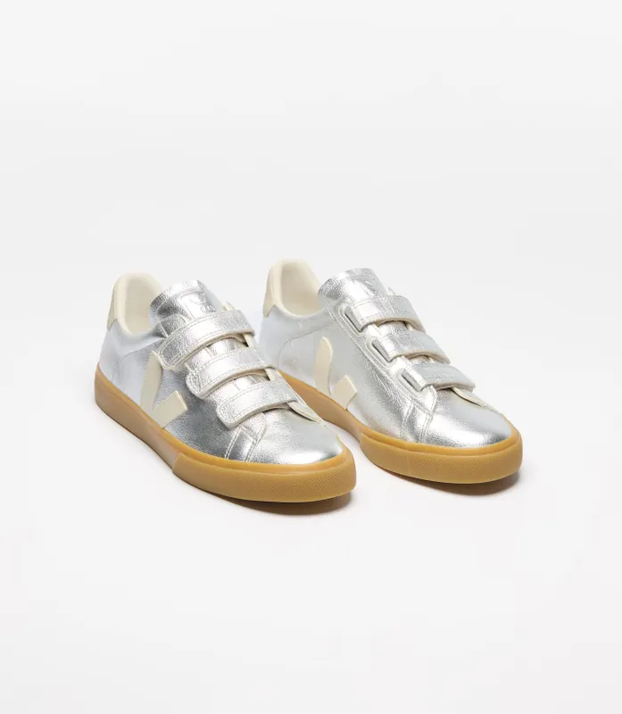 VEJA Recife aus Leder – Silver (RC0520779)
