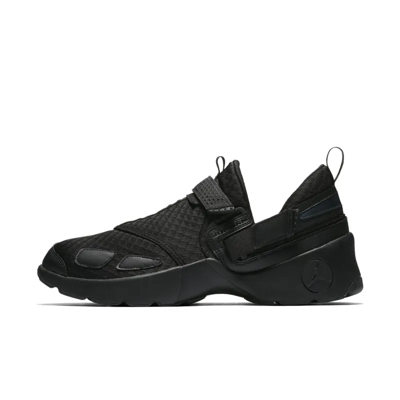 Jordan Trunner LX Triple Black Black/Black-Black (897992-020)