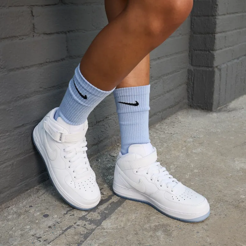 nike-air-force FN4274-100