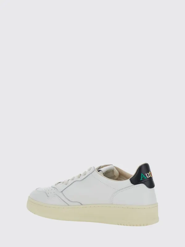 Autry Medalist Low Trainers in Smooth Calfskin with Perforated Toe Black (AULMBG02)