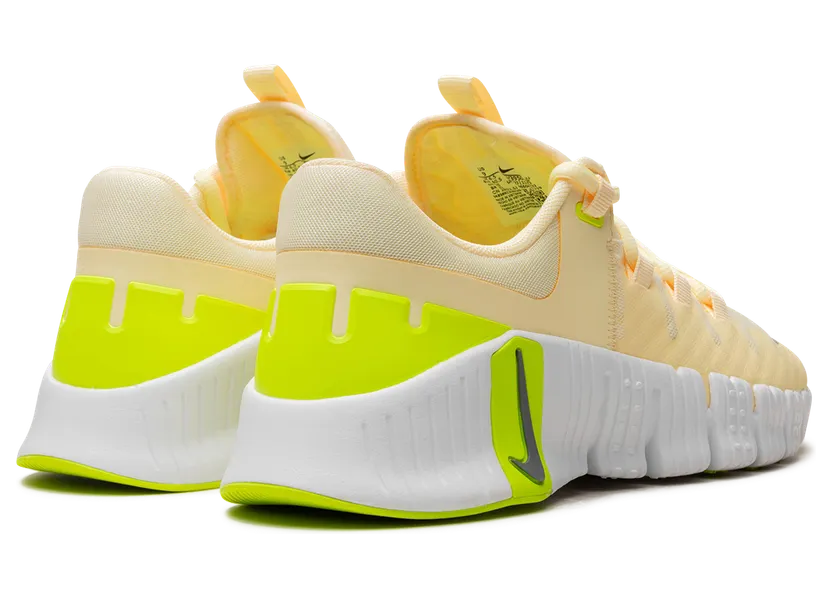nike-free DV3950-800