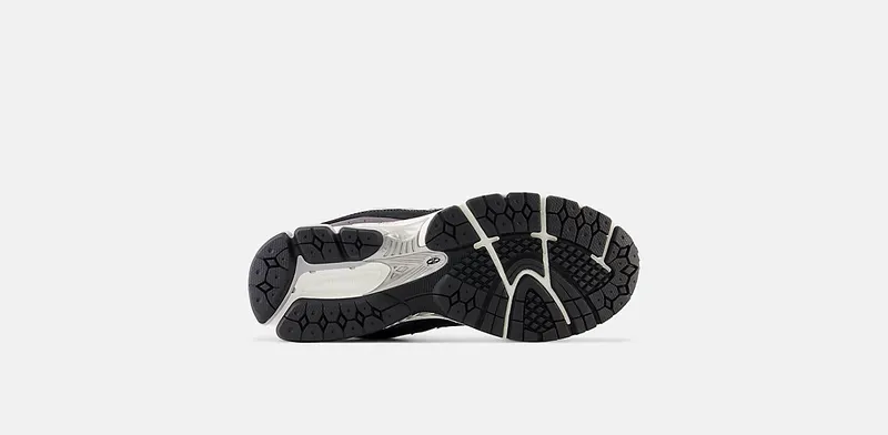 New Balance 2002R “Slate Grey / Black” (M2002RSG)