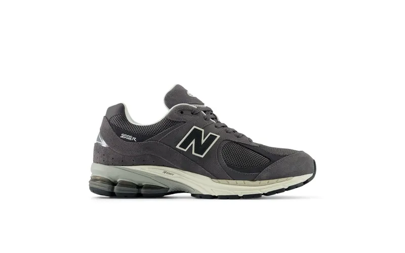 New Balance 2002R “Monochrome Pack Grey” (M2002RFL)