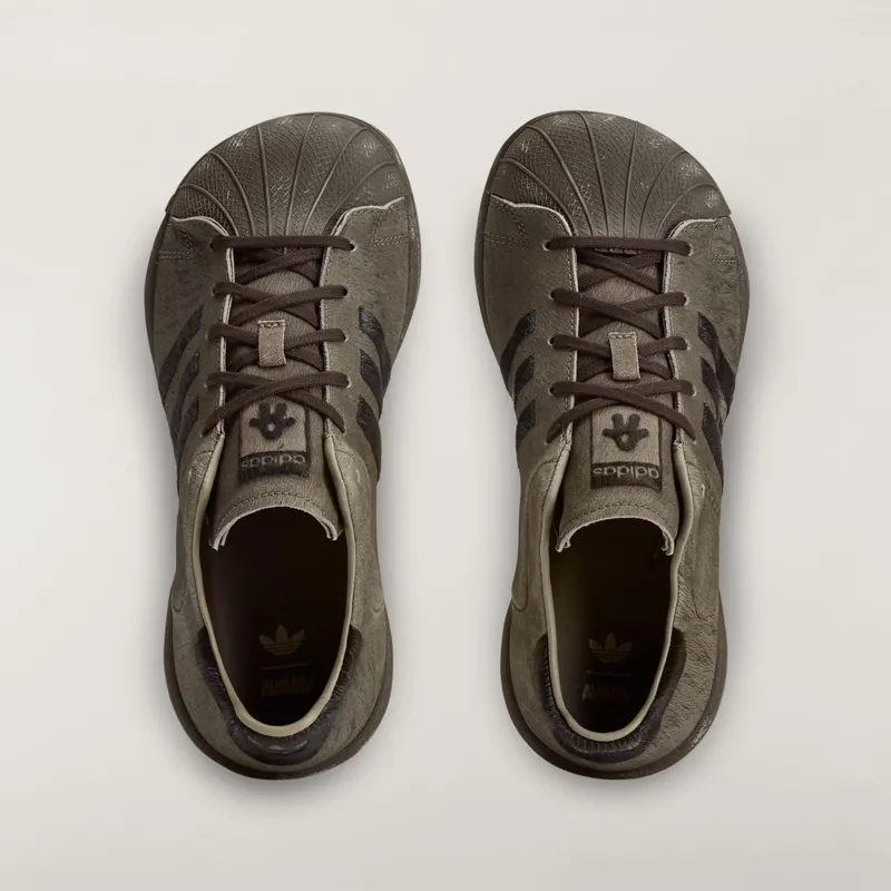 AVAVAV x adidas Superstar (KK2724)