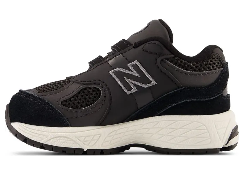 new-balance-sneaker IV2002BK