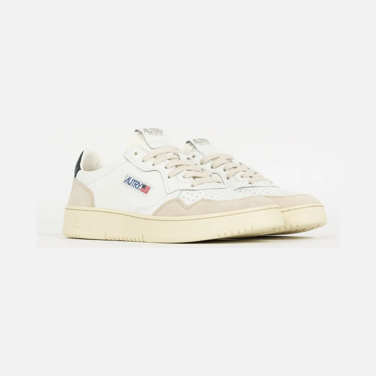 Autry Medalist Low LS28 “White/Navy” (AUL-LS28-WHT-NVY)