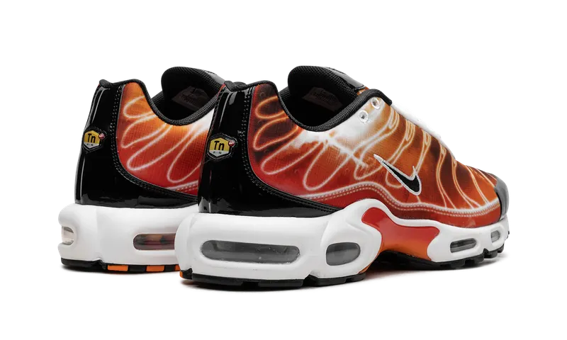 Nike Air Max Plus “Light Photography – Sport Red” (DZ3531-600)
