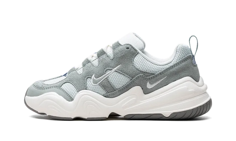 Nike Tech Hera “Mica Green Grey” (DR9761-001)