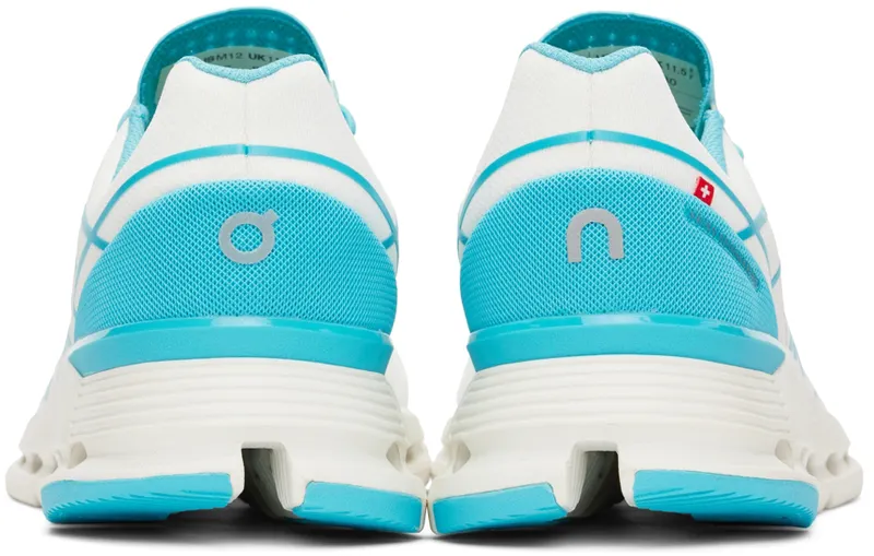 On White & Blue Cloudnova Z5 (26.98382)