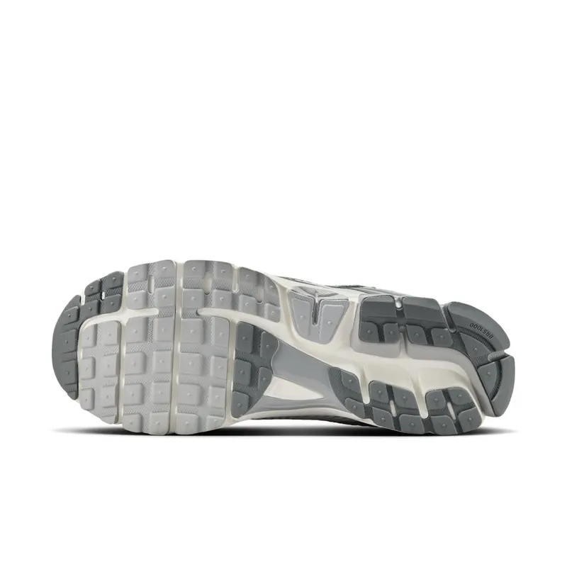 Nike Zoom Vomero 5 “Metallic Silver” (IM2219-121)