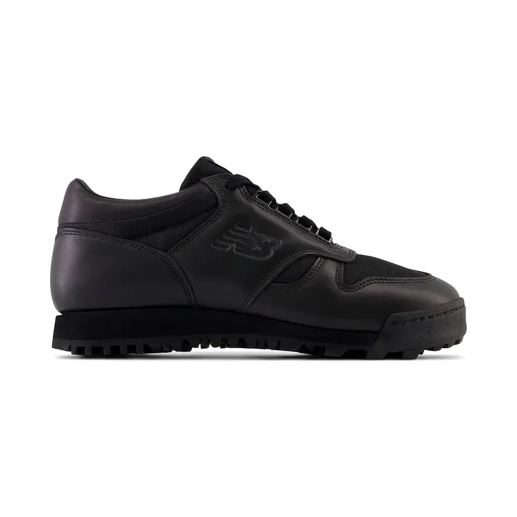 New Balance Rainier Low “Triple Black” (UALGSBBB)