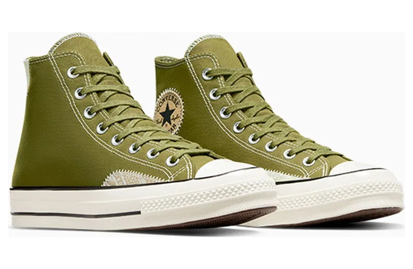 converse-chuck-taylor-all-star A04499C