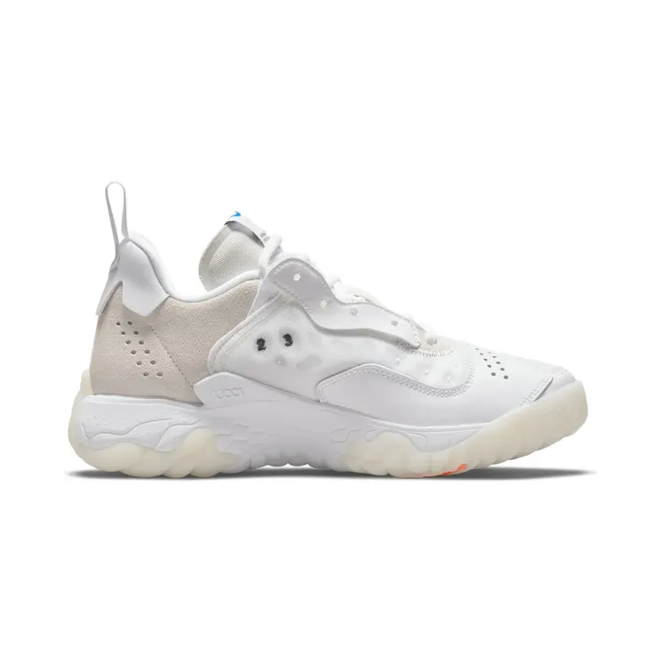 air-jordan-delta CW0913-102