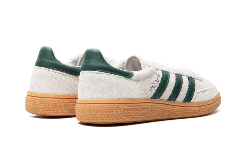 adidas Handball Spezial “Alumina”: zachtgroen en gum voor haar (2)