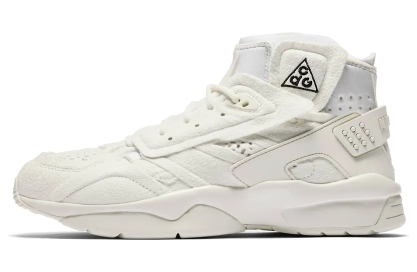 Nike Air Mowabb Comme des Garcons Sail