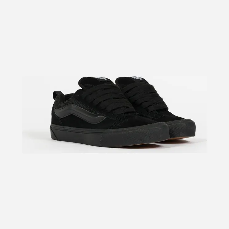 Vans Knu Skool “Black/ Black” – “Zwart” (VN0009QCBKA1)