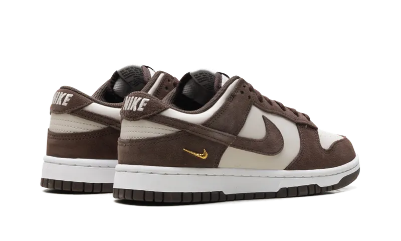 Nike Dunk Low Suede “Light Orewood Brown / Baroque Brown / White” (IO4244-102)