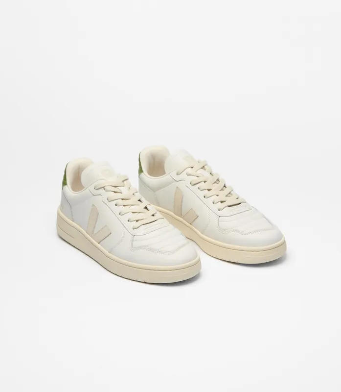 Veja V-82 LEATHER White