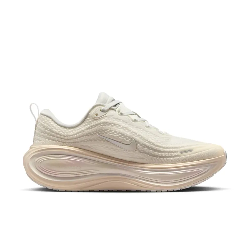 Nike Vomero Plus “Summit White Phantom Chalk” (IO9916-100)